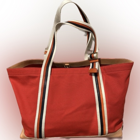 Coach Bleecker legacy Tote. - Picture 3 of 16